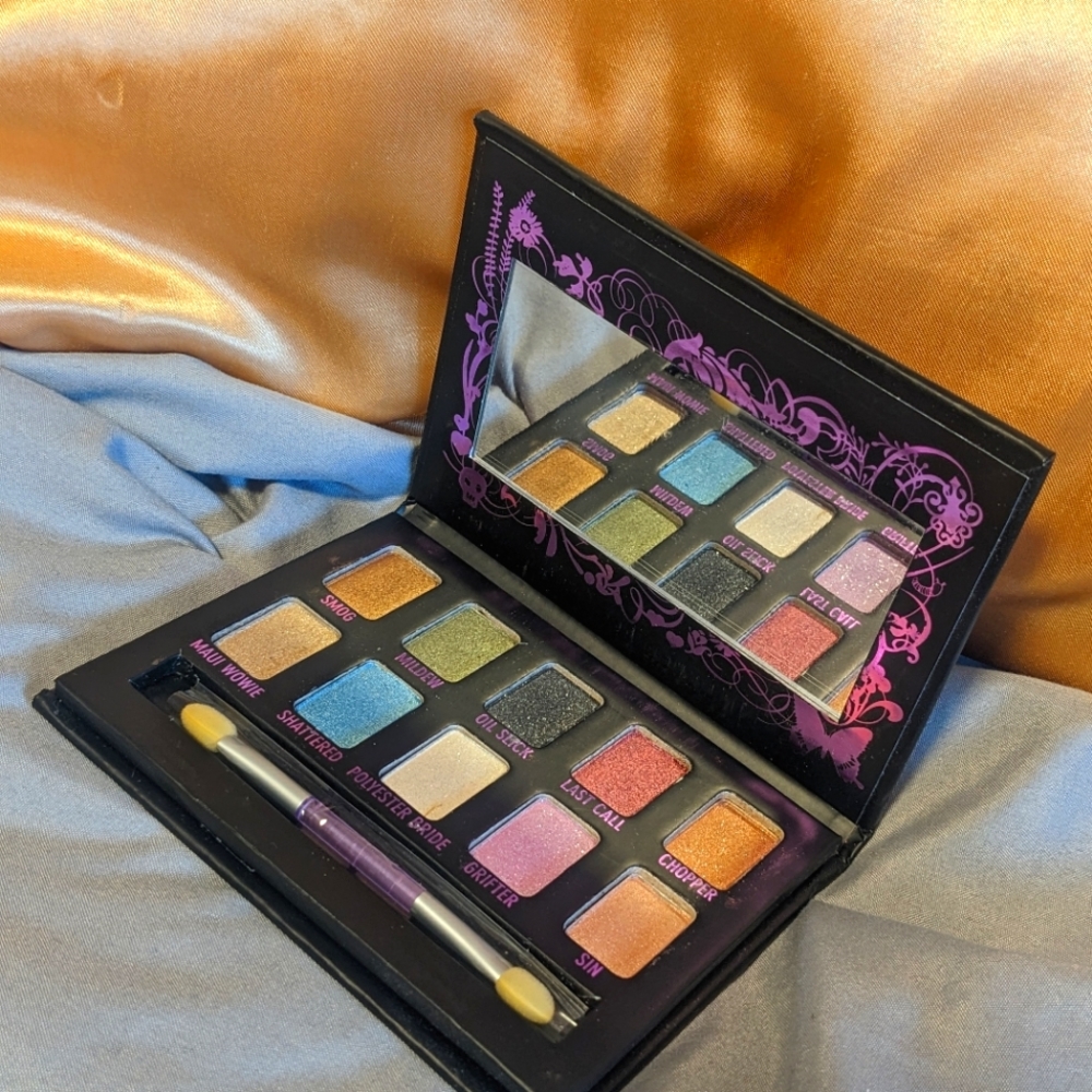 Rare discontinued Urban Decay Ammo Eyeshadow Palette